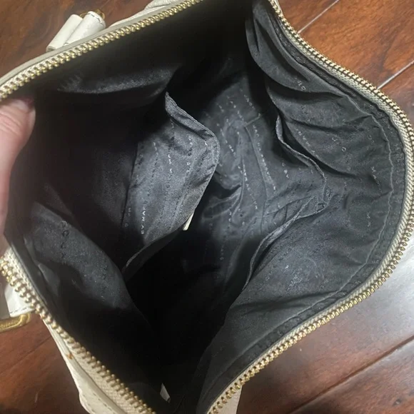 Marc by Marc Jacob’s Revolution Leather Zip Tote - Picture 9 of 13